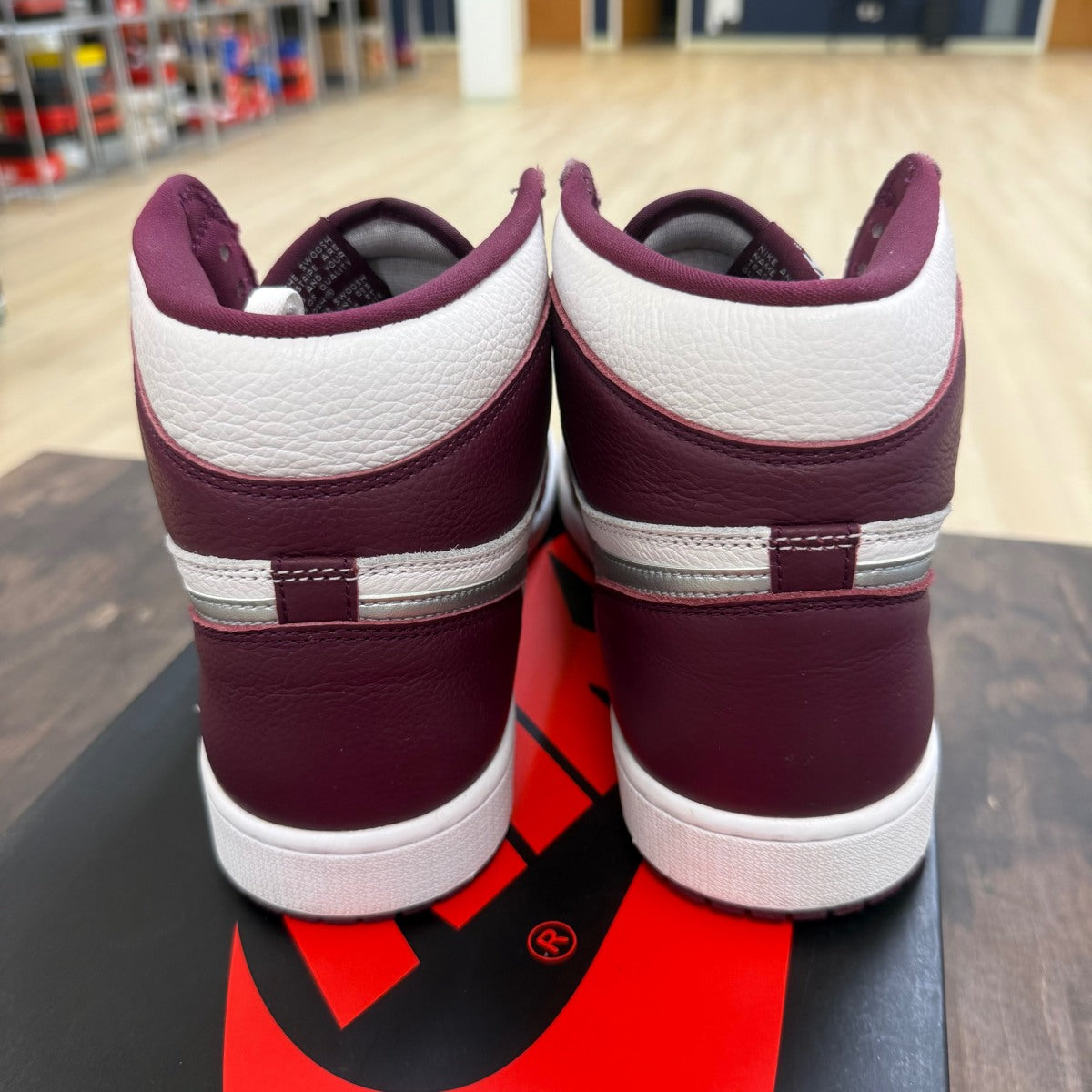 Jordan 1 Retro High OG Bordeaux - Image 5