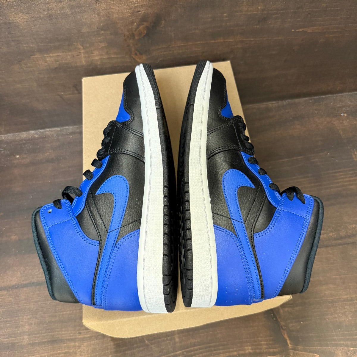 Jordan 1 Mid Hyper Royal Tumbled Leather Size 8 (Pre-Owned) - Image 4