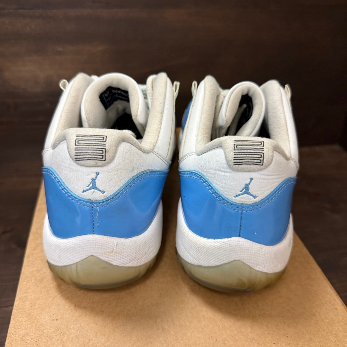 Jordan 11 Retro Low University Blue (2017) Size 10.5 (Pre-Owned) - Image 4