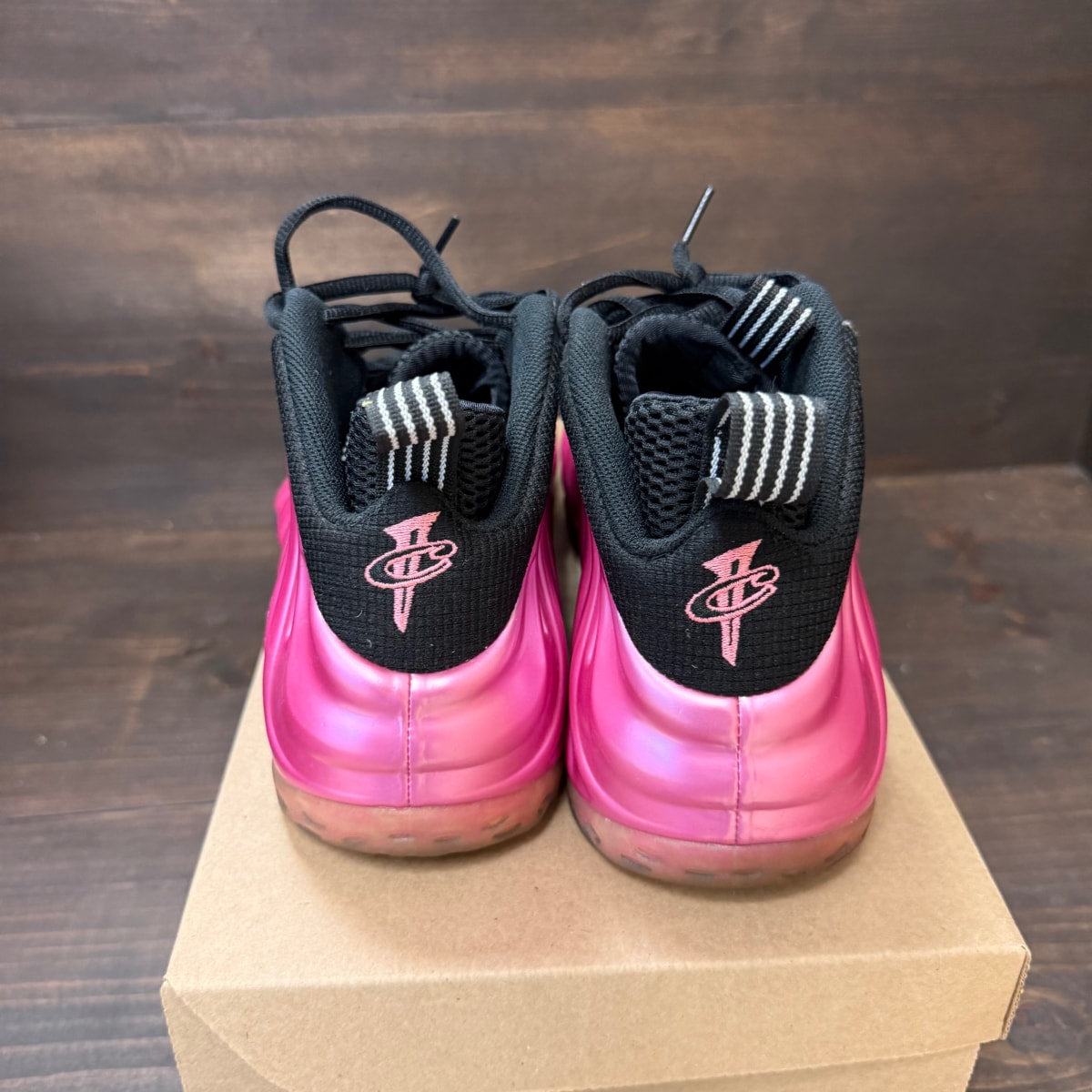 Nike Air Foamposite One Pearlized Pink Size 11 (Pre-Owned) - Image 4