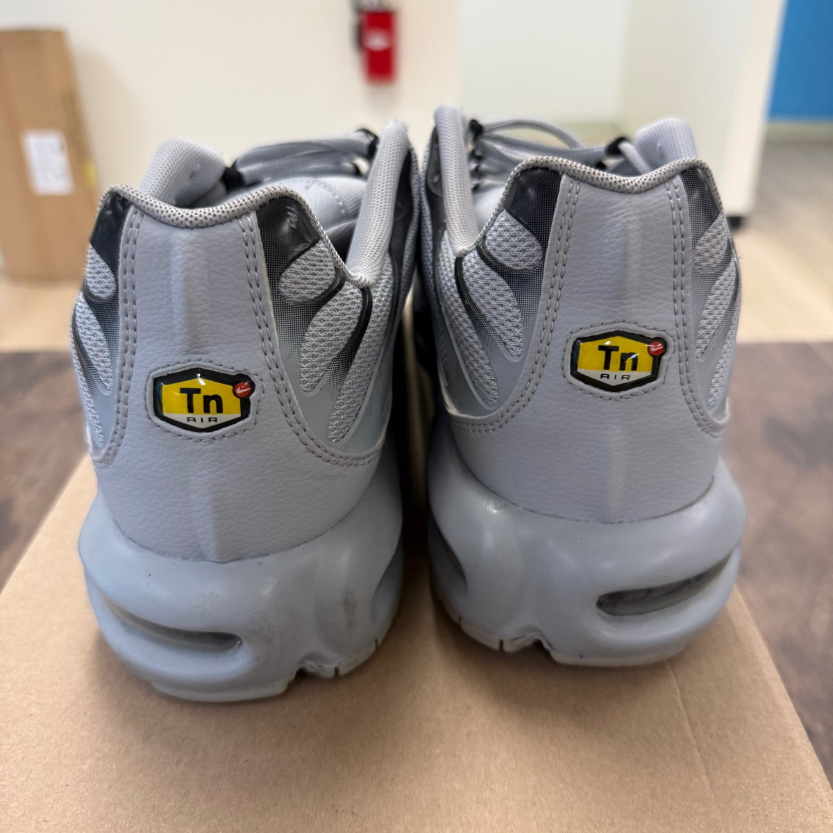 Nike Air Max Plus Wolf Grey Size 13 (Pre-Owned) - Image 3
