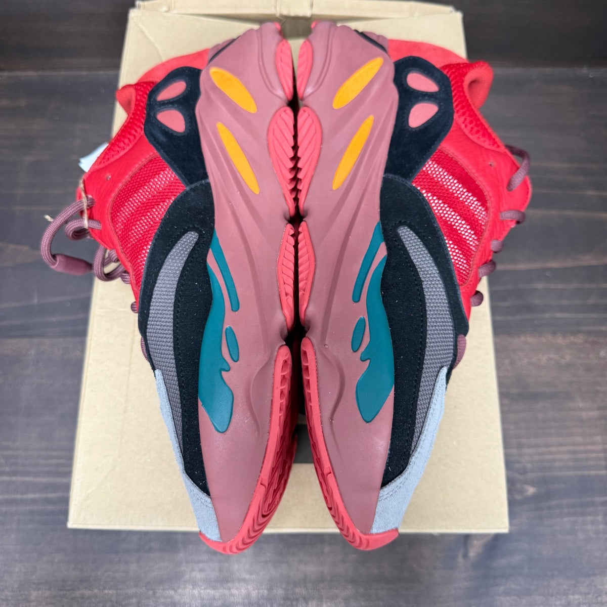 adidas Yeezy Boost 700 Hi-Res Red Size 12.5 (Pre-Owned) - Image 3