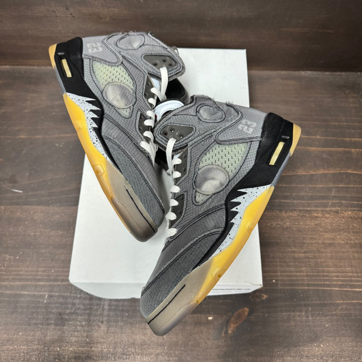 Jordan 5 Retro Off-White Muslin Size 9 (Pre-Owned) - Image 2