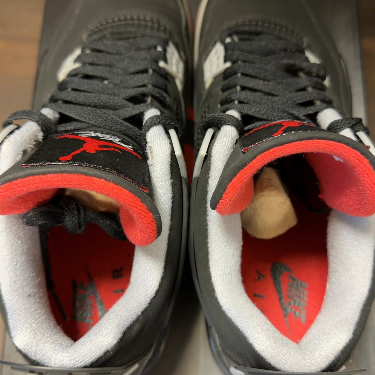 Jordan 4 Retro Bred (2019) Size 9.5 (Pre-Owned) - aux