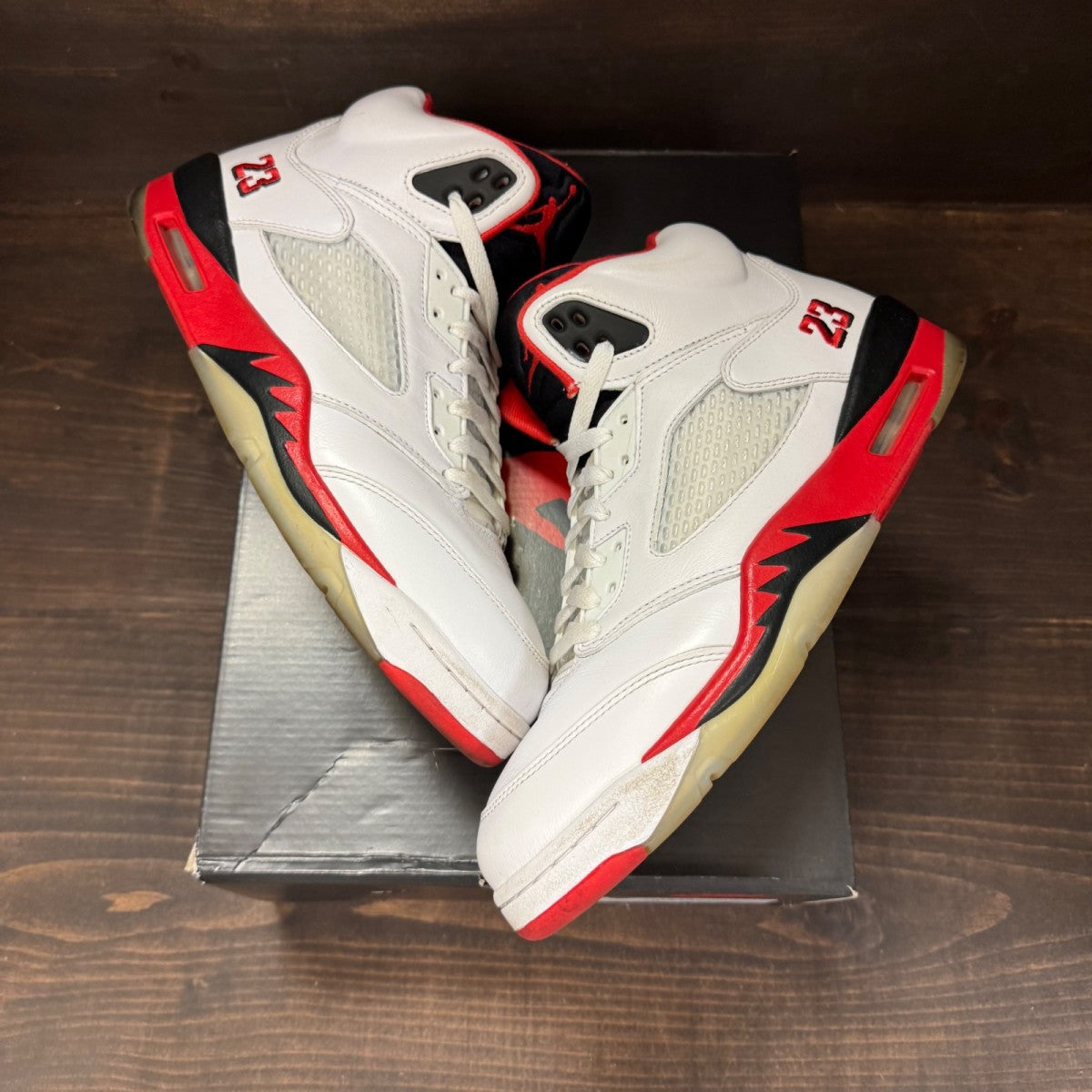 Jordan 5 Retro Fire Red Black Tongue (2025) - Image 2
