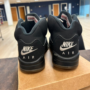 Jordan 5 Retro Black Metallic (2016) Size 8.5 (Pre-Owned) - Image 4