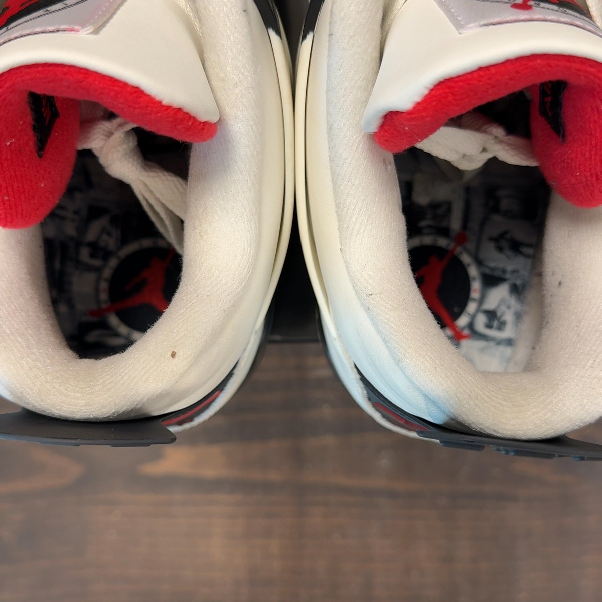Jordan 4 Retro OG Flight Club Size 10 (Pre-Owned) - aux