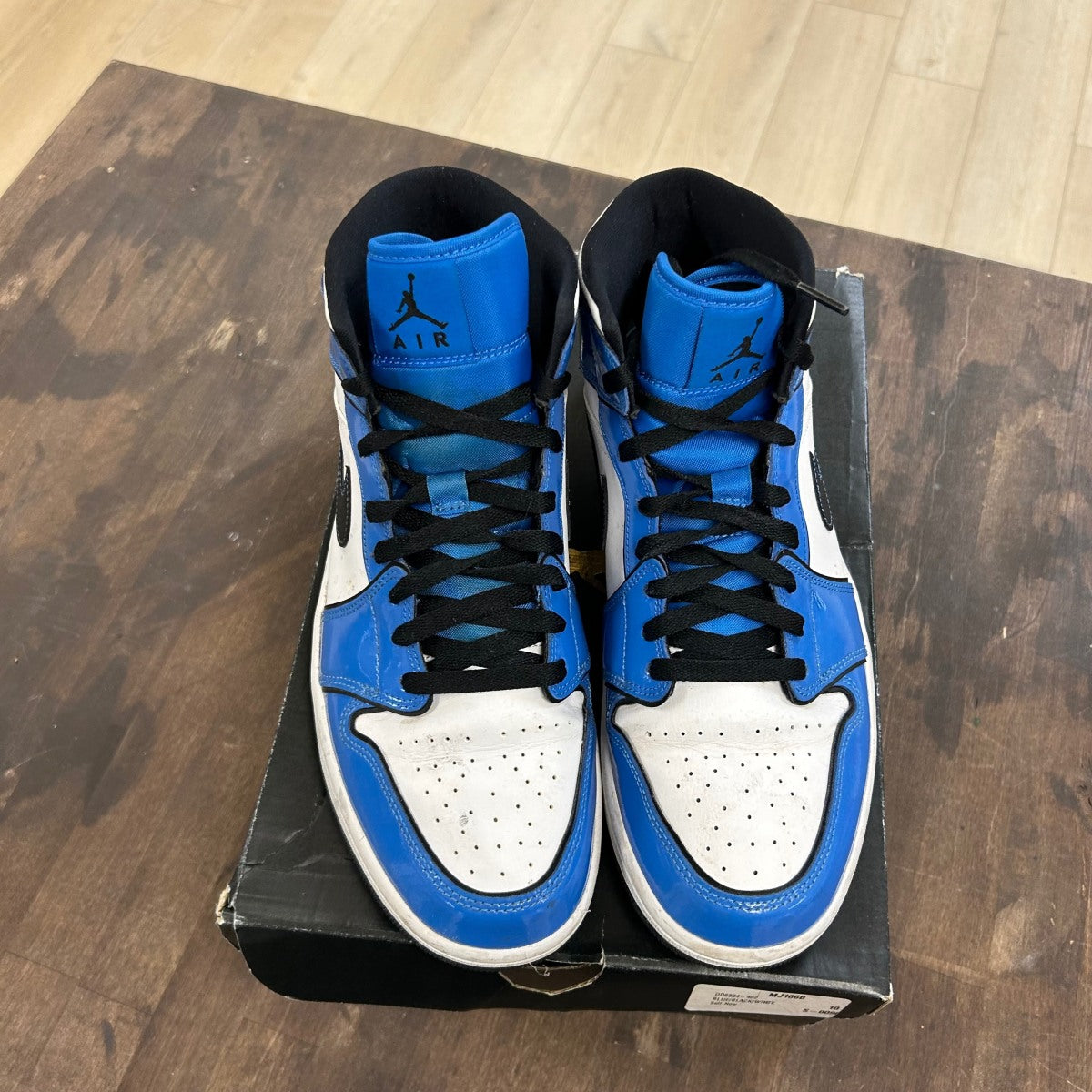 Jordan 1 Mid Signal Blue - Image 2