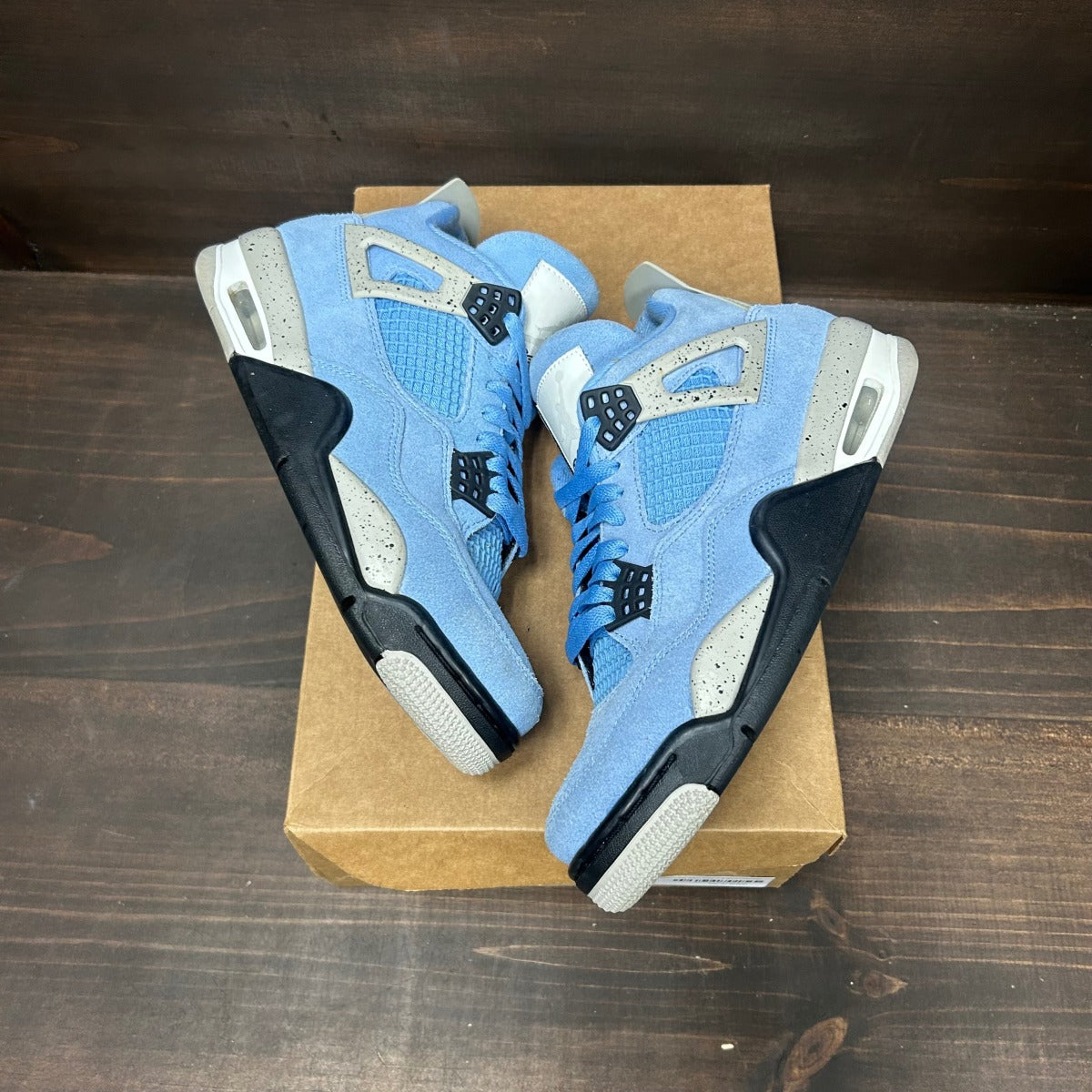 Jordan 4 Retro University Blue Size 7.5 (Pre-Owned) - Image 2