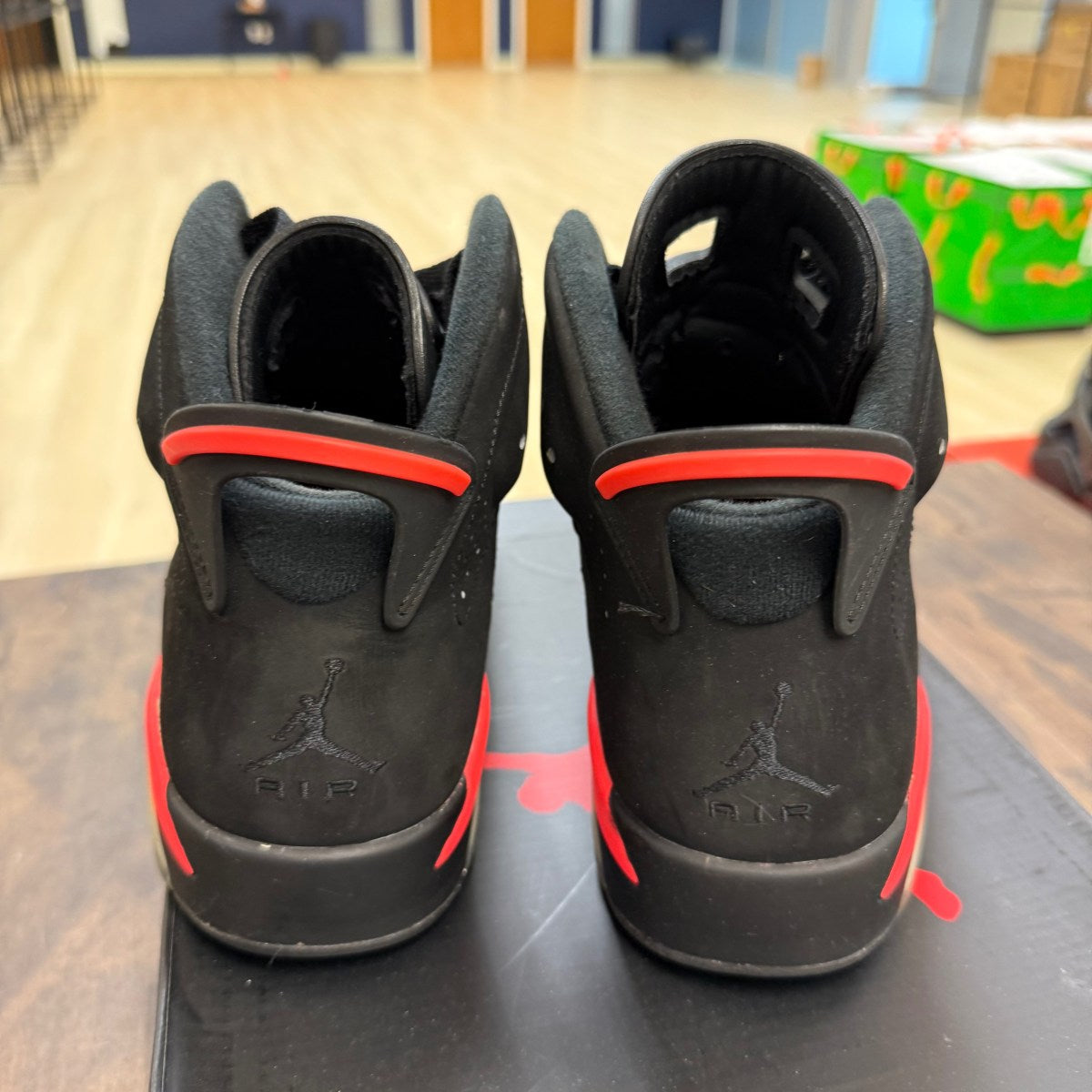 Jordan 6 Retro Infrared Black (2014) Size 10 (Pre-Owned)