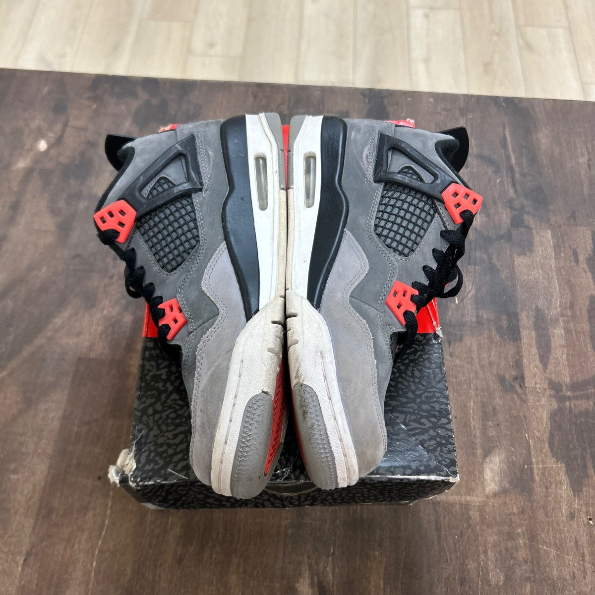 Jordan 4 Retro Infrared (GS) Size 6.5Y (Pre-Owned) - Image 3