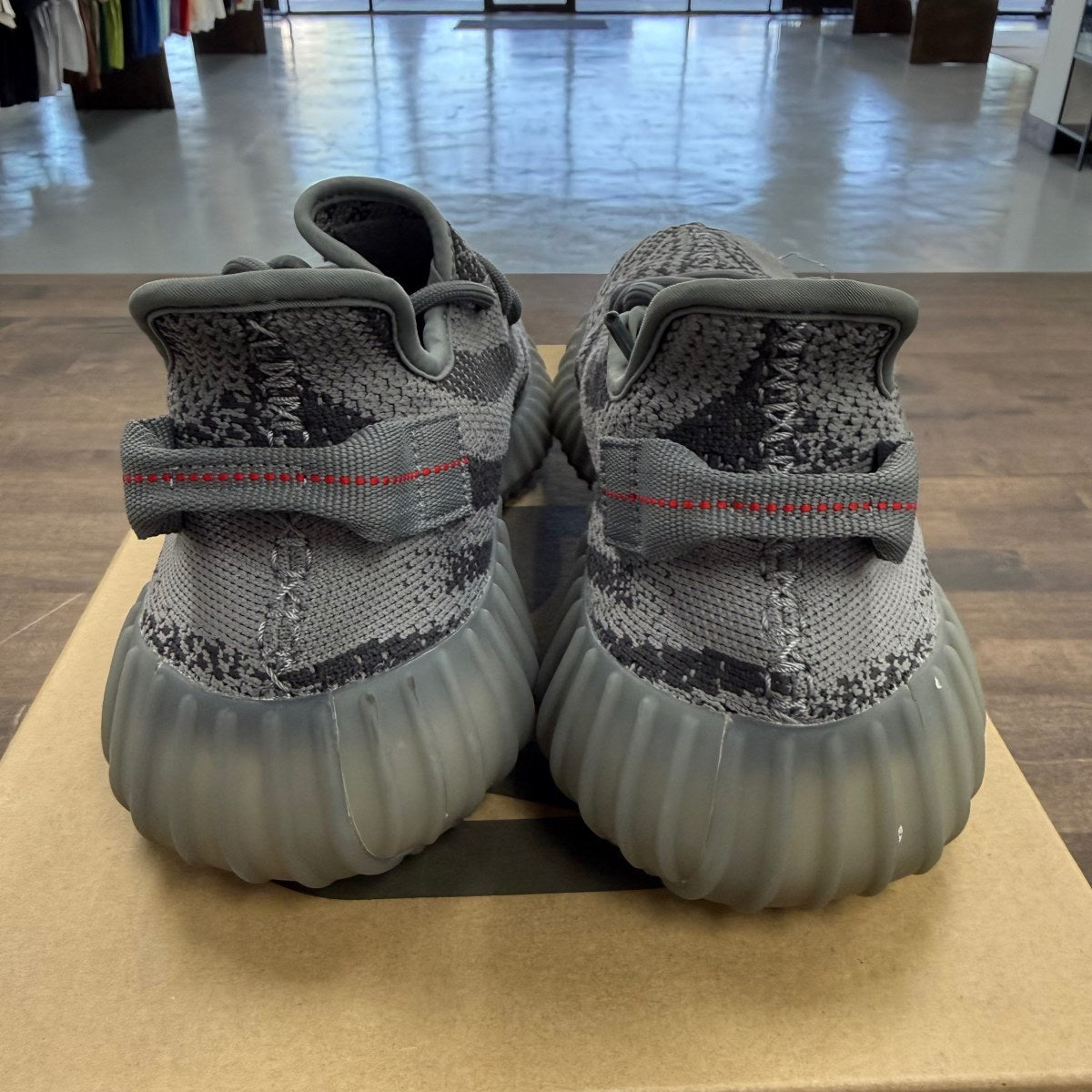 adidas Yeezy Boost 350 V2 Beluga 2.0 Size 9.5 (Pre-Owned) - Image 4