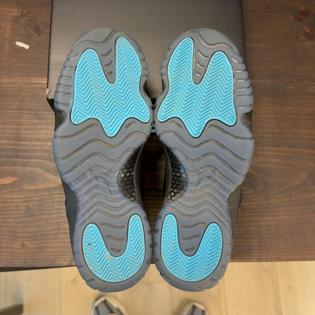 Jordan 11 Retro Gamma Blue (2025) Size 9.5 (Pre-Owned) - aux