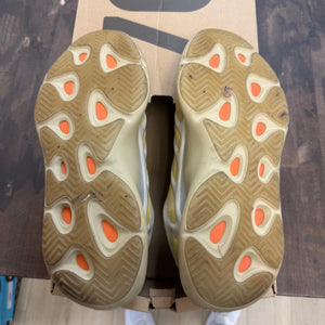 adidas Yeezy 700 V3 Safflower - Image 3