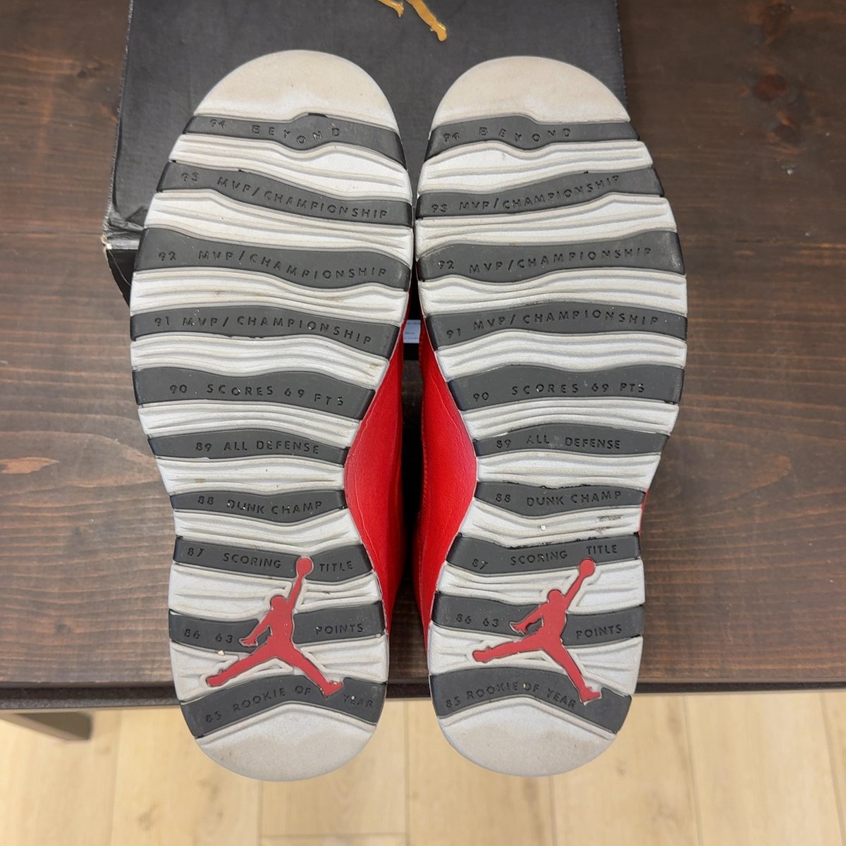 Jordan 10 Retro Bulls Over Broadway Size 13 (Pre-Owned) - aux