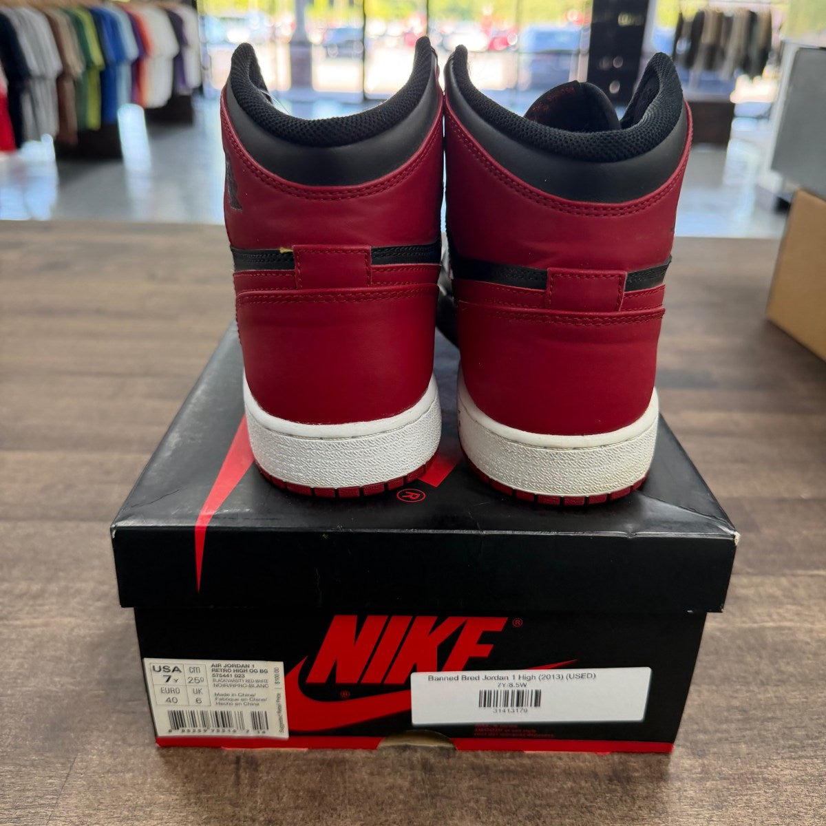 Jordan 1 Retro Bred (2013) (GS) - Image 3