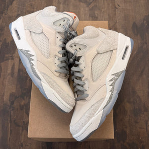 Jordan 5 Retro SE Craft Light Orewood Brown Size 9.5 (Pre-Owned) - Image 1