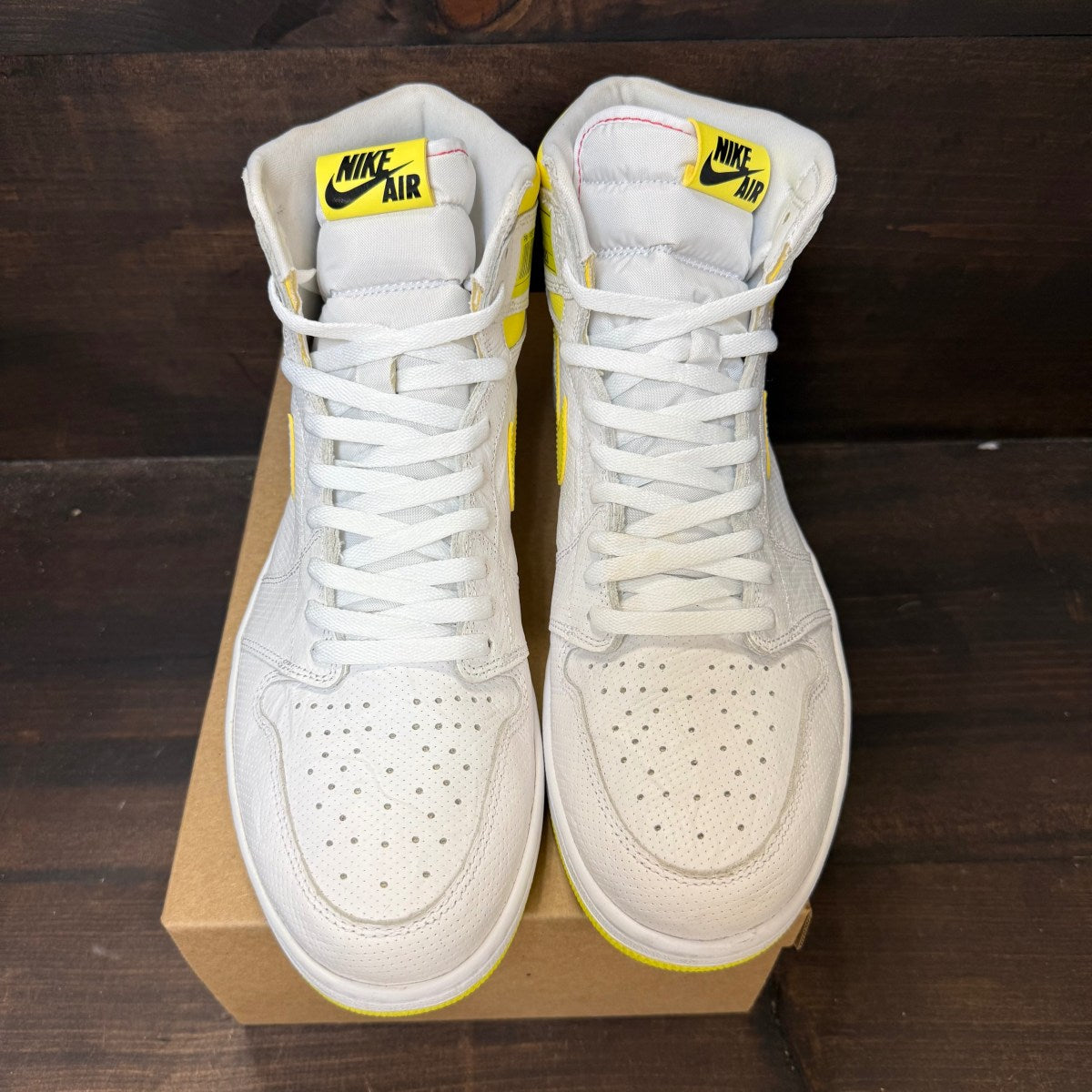 Jordan 1 Retro High First Class Flight Size 14 (Pre-Owned) - Image 2