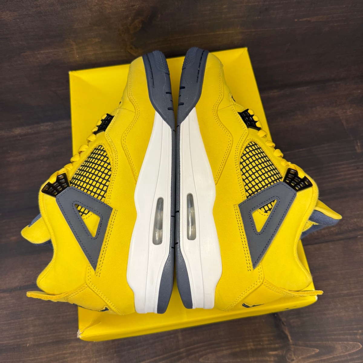 Jordan 4 Retro Lightning (2021) - Image 4