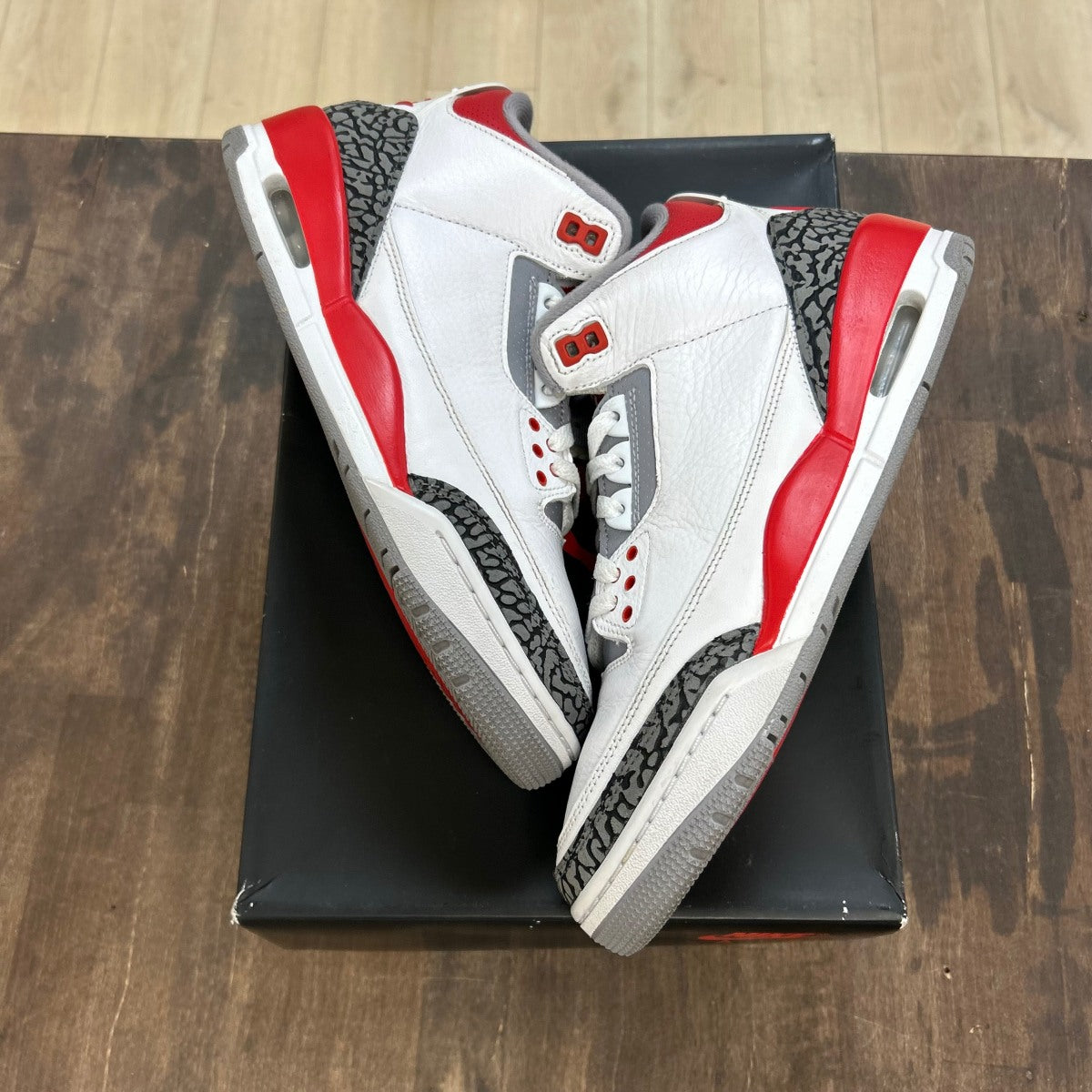 Jordan 3 Retro Fire Red (2022) - Image 1