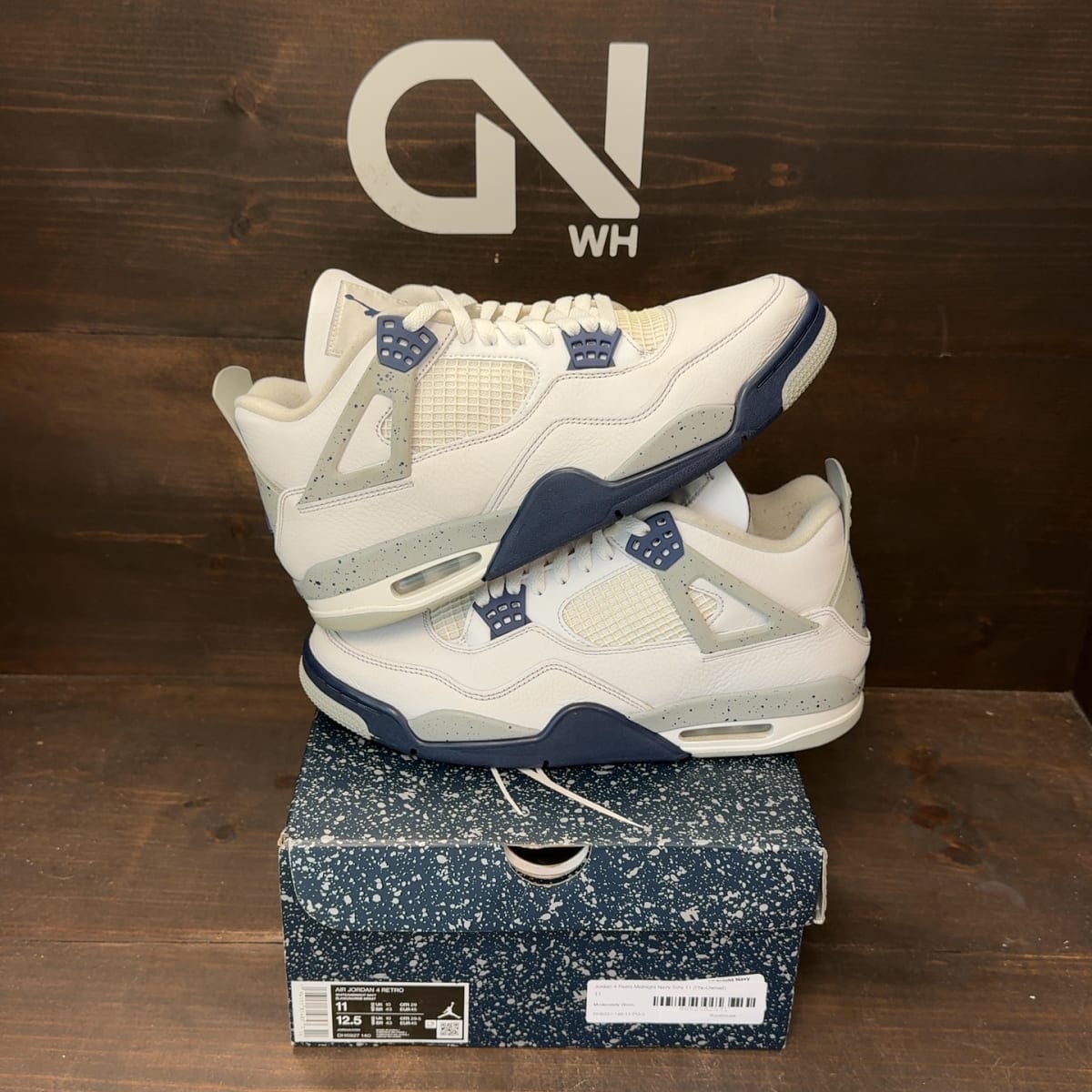 Jordan 4 Retro Midnight Navy Size 11 (Pre-Owned) - front