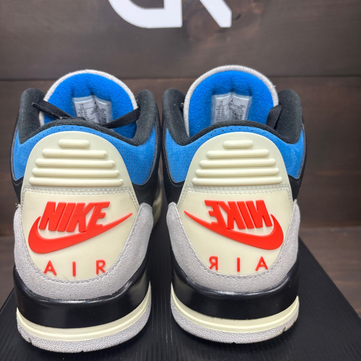 Jordan 3 Retro OG Rare Air - Image 8