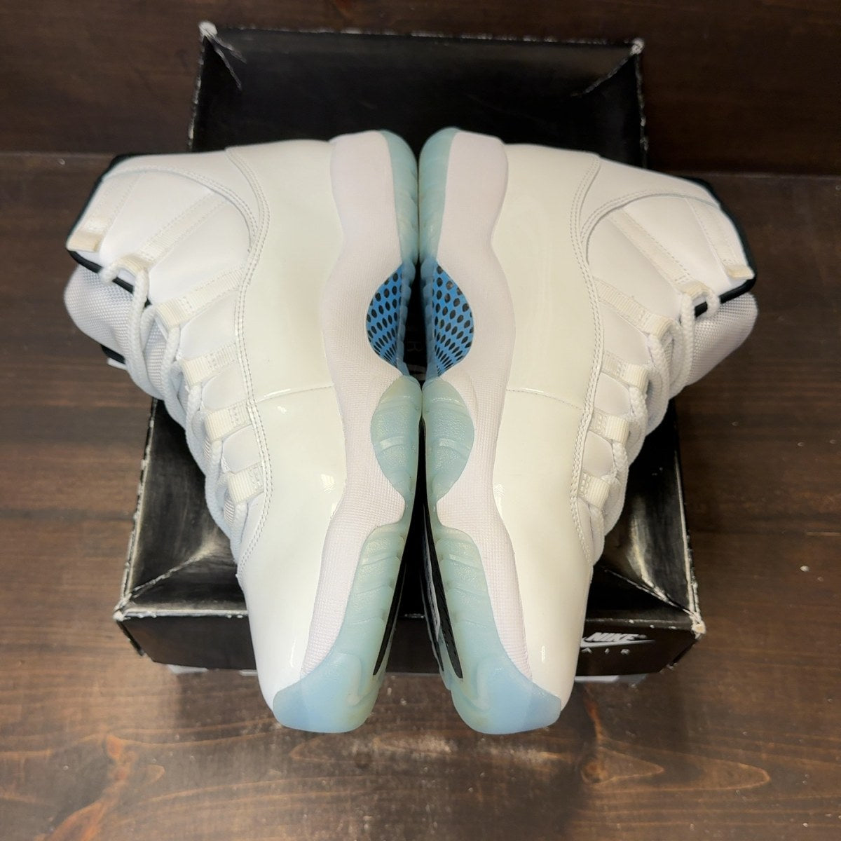 Jordan 11 Retro Legend Blue (2024) - Image 4