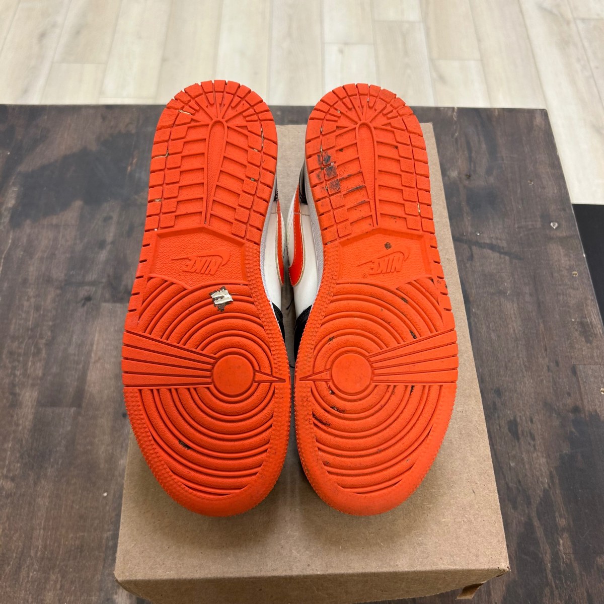 Jordan 1 Low Halloween (2023) (GS) Size 5Y (Pre-Owned) - Image 5