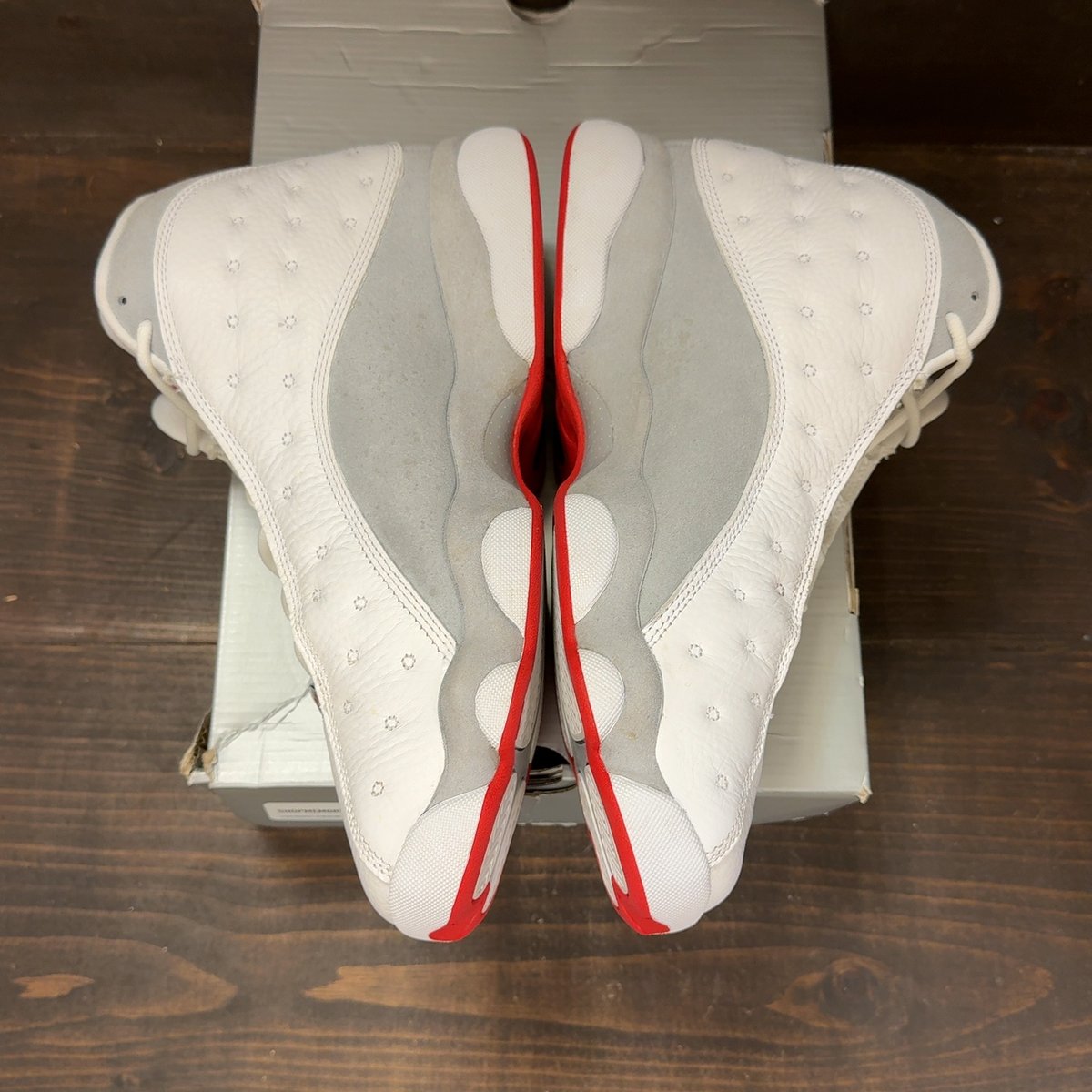 Jordan 13 Retro Wolf Grey Size 11 (Pre-Owned) - aux