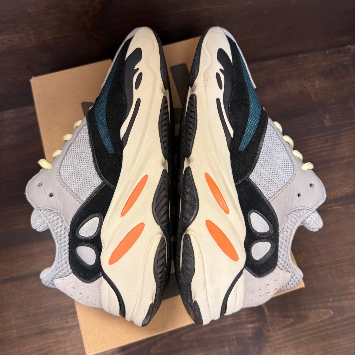 adidas Yeezy Boost 700 Wave Runner Size 10 (Pre-Owned) - Image 5