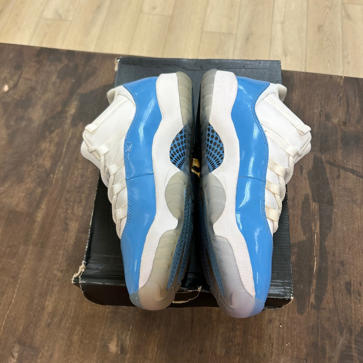 Jordan 11 Retro Low University Blue (2017) - Image 3