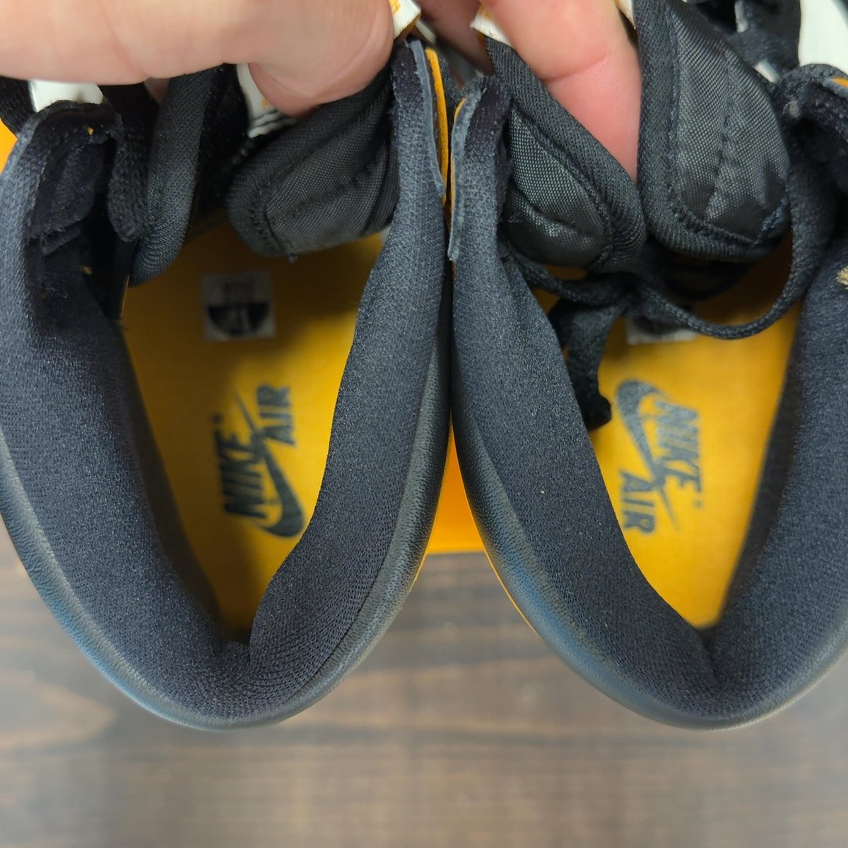 Jordan 1 Retro High OG Taxi Size 11 (Pre-Owned) - aux