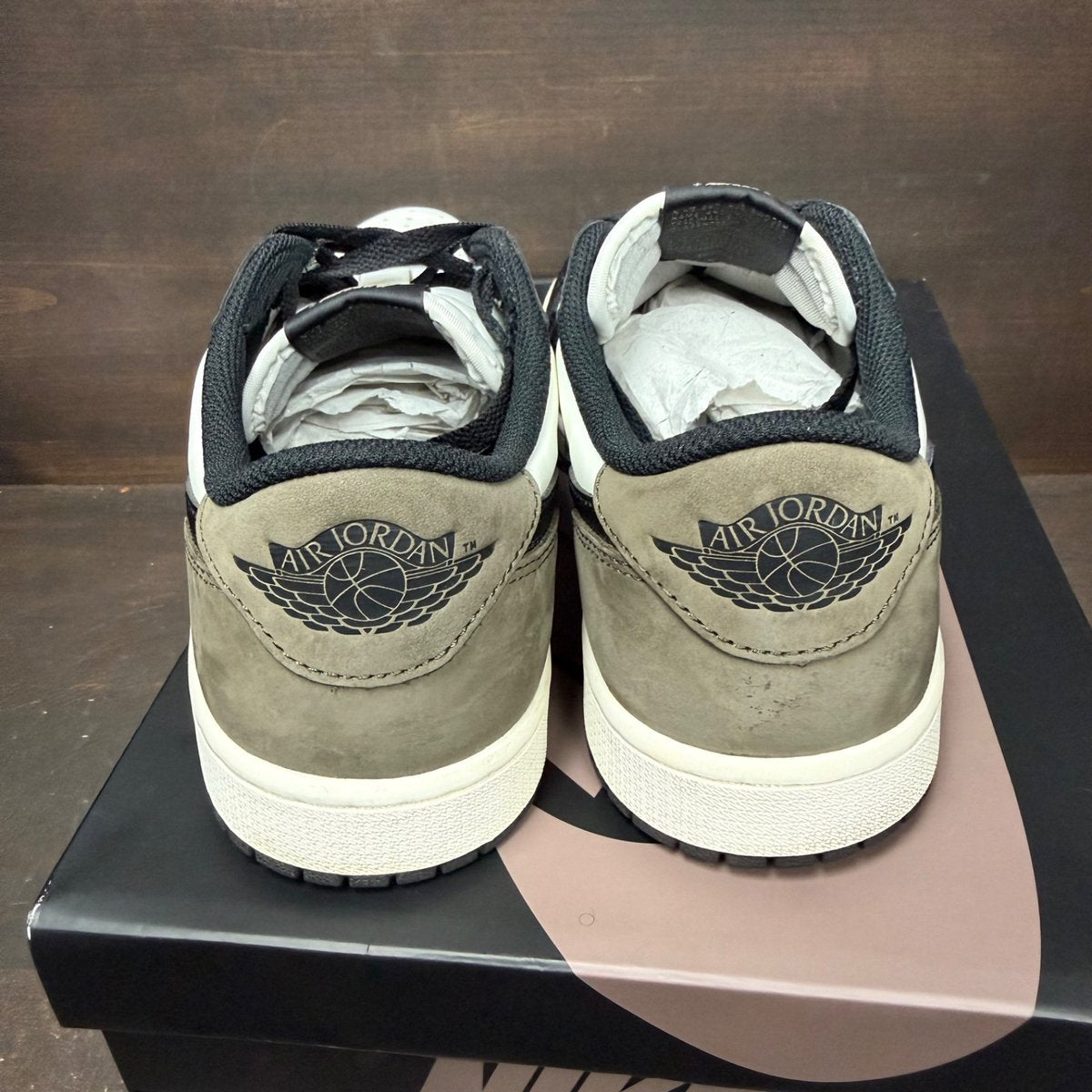 Jordan 1 Retro Low OG Mocha Size 10 (Pre-Owned) - sole