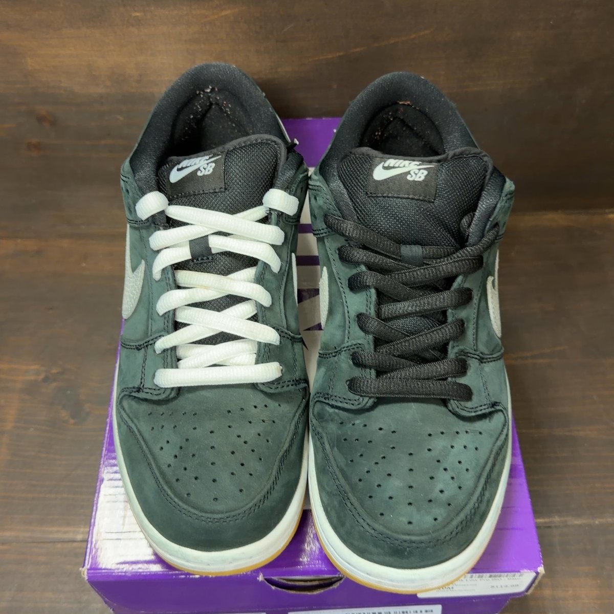 Nike SB Dunk Low Pro White Gum Size 10 (Pre-Owned) - tag