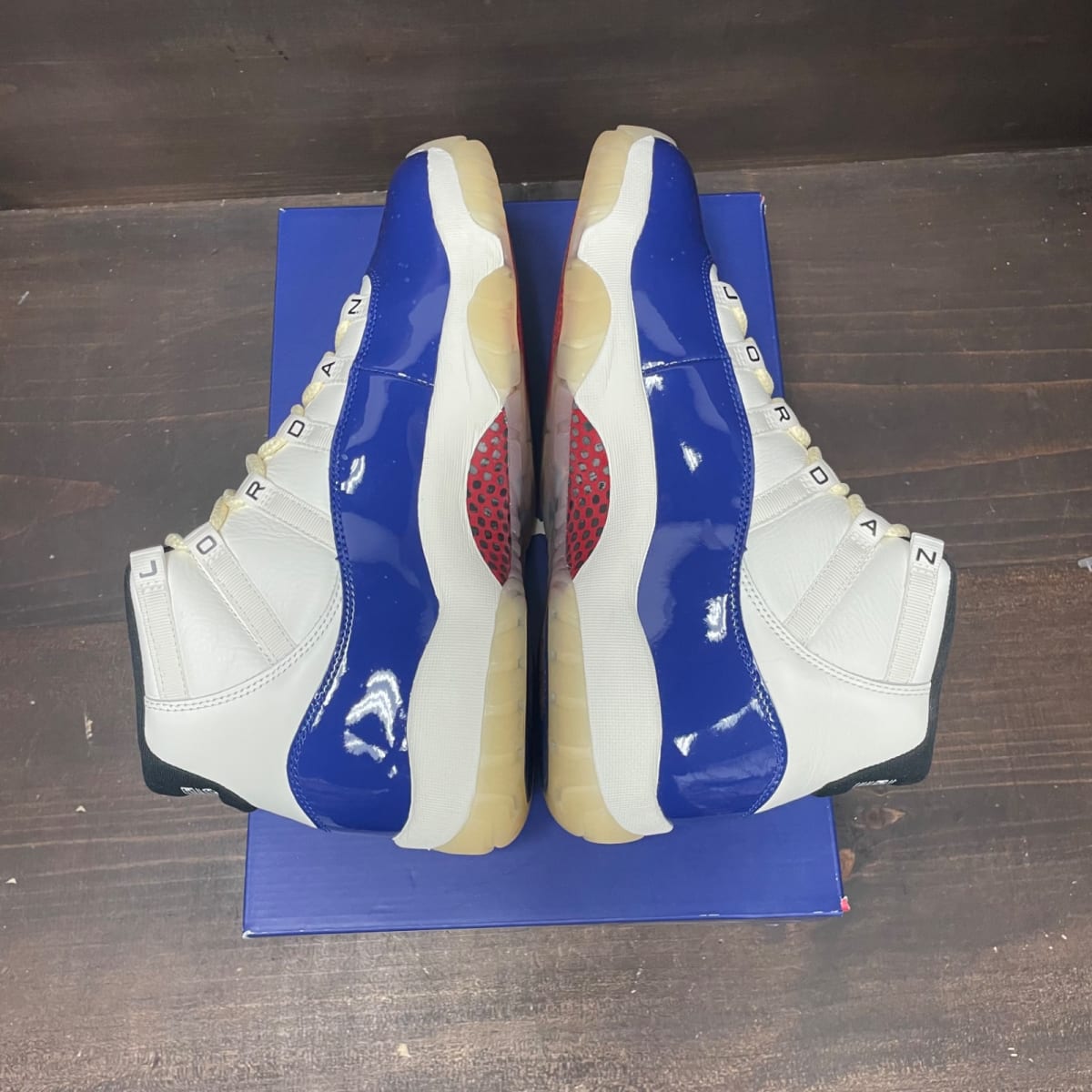 Jordan 11 Retro Rare Air Size 10.5 (Pre-Owned) - box