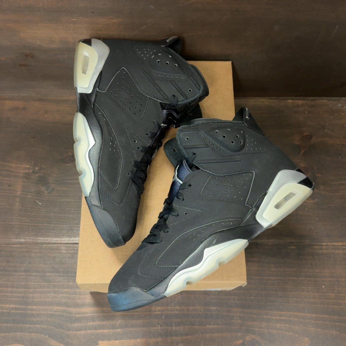Jordan 6 Retro Chrome Size 11 (Pre-Owned) - Image 2