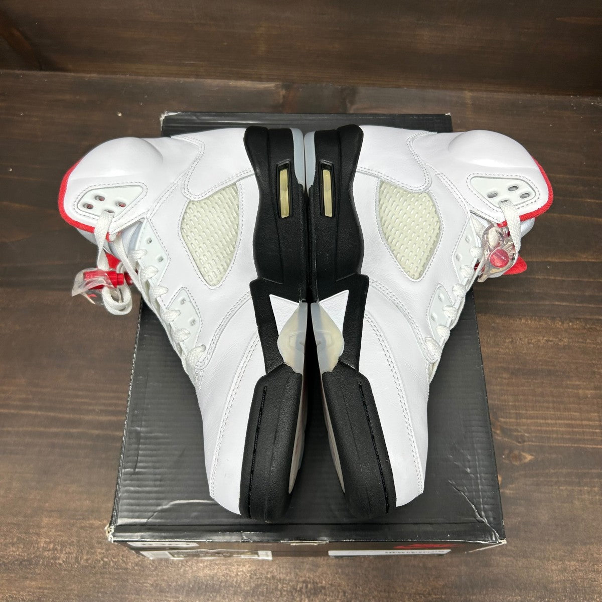 Jordan 5 Retro Fire Red Silver Tongue (2020) Size 8.5 (Pre-Owned) - Image 4