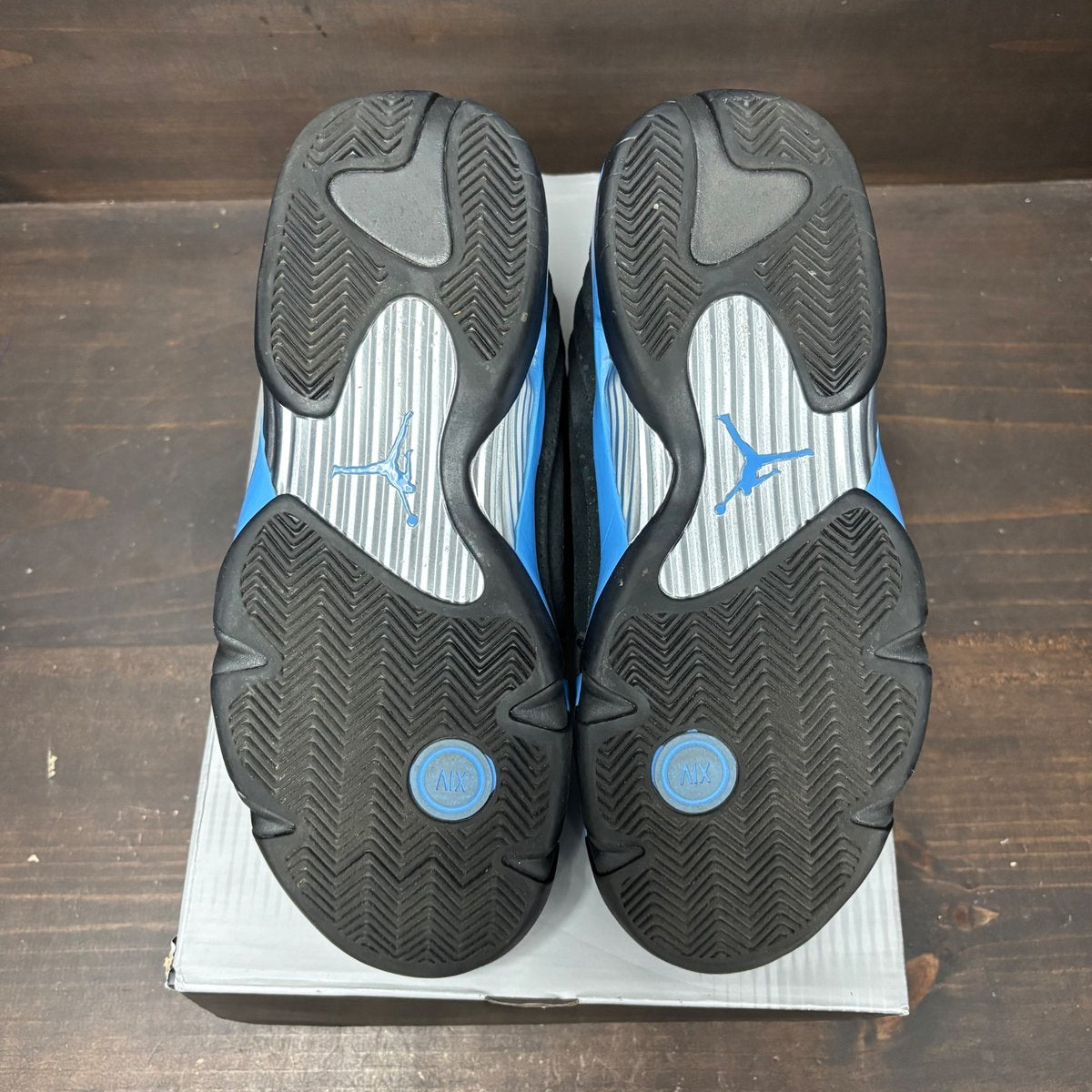 Jordan 14 Retro Black University Blue (2026) Size 9 (Pre-Owned) - box