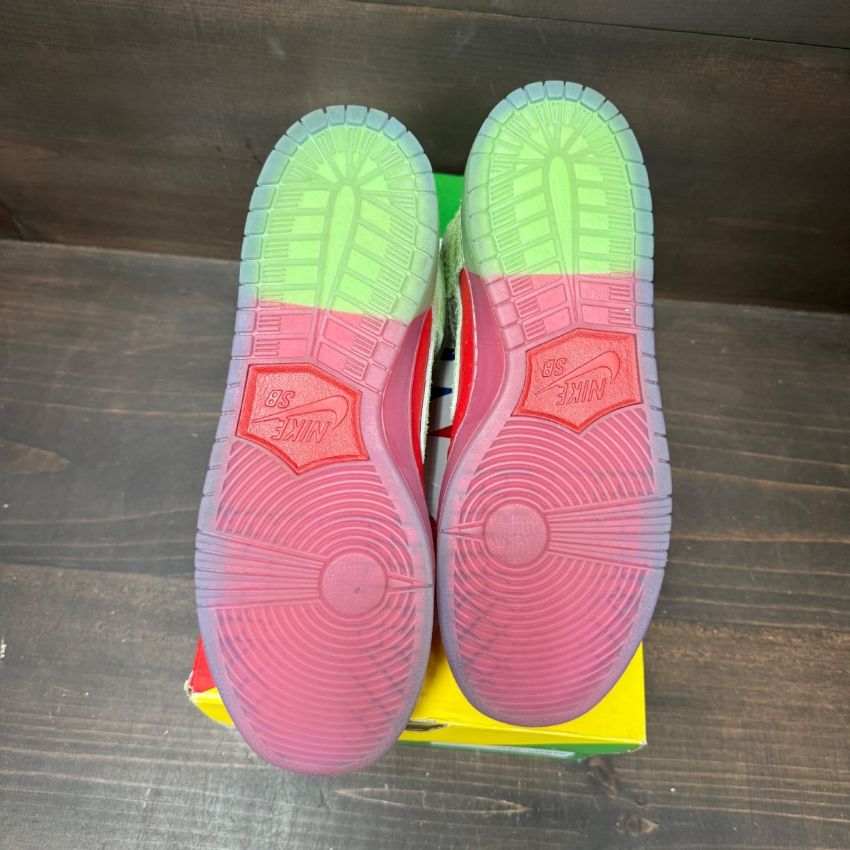 Nike SB Dunk High Strawberry Cough (Regular Box) - Image 6