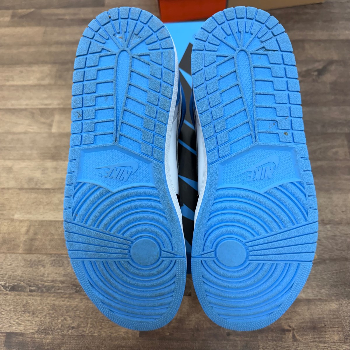 Jordan 1 Retro High OG UNC Toe - Image 5