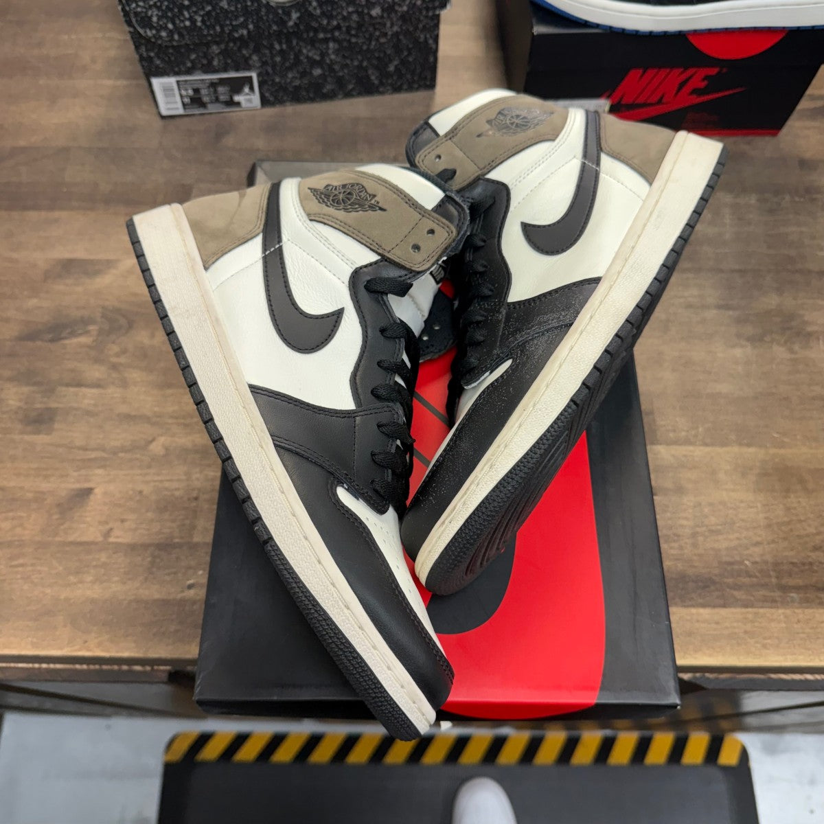 Jordan 1 Retro High Dark Mocha - Image 1