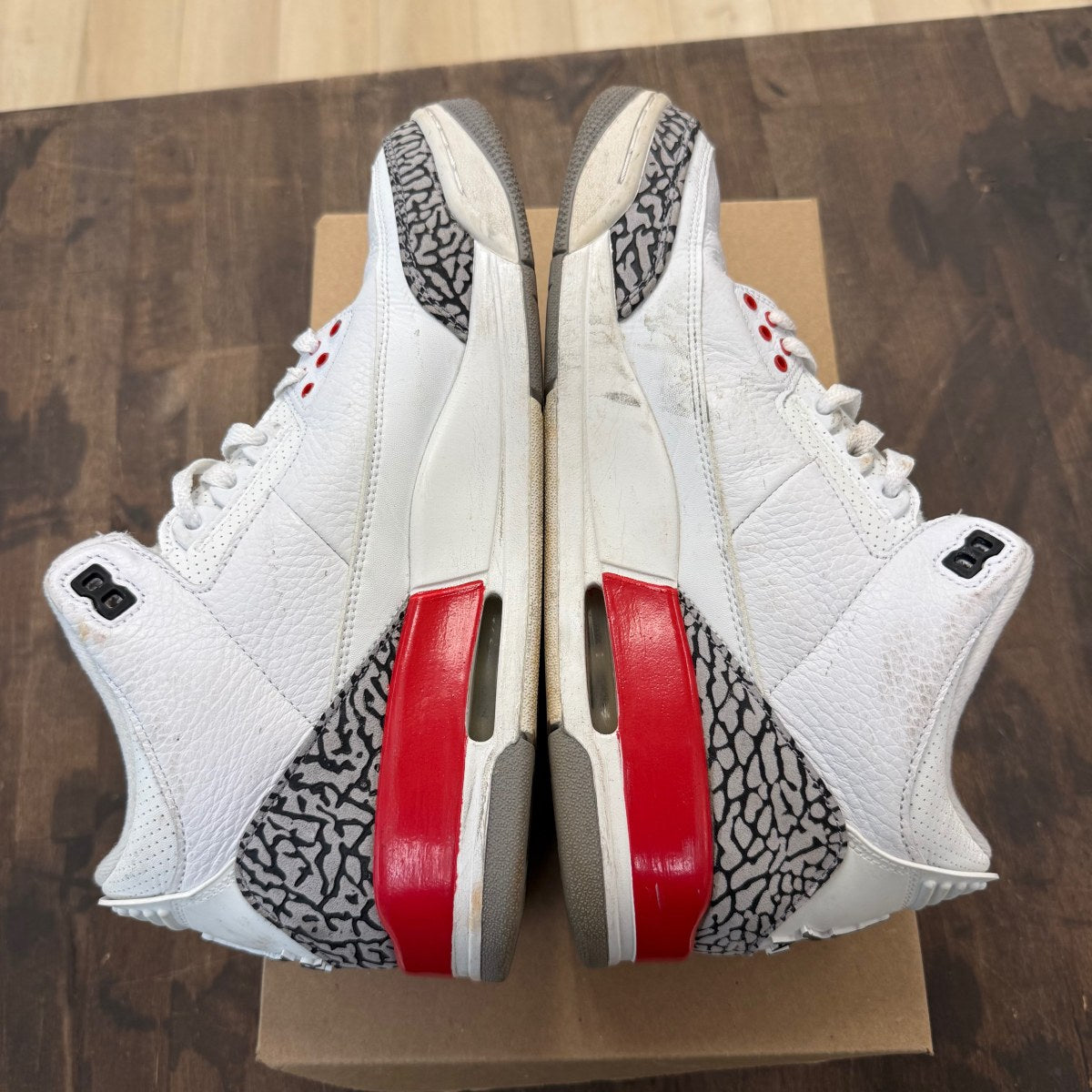 Jordan 3 Retro Hall of Fame Size 10.5 (Pre-Owned) - Image 4