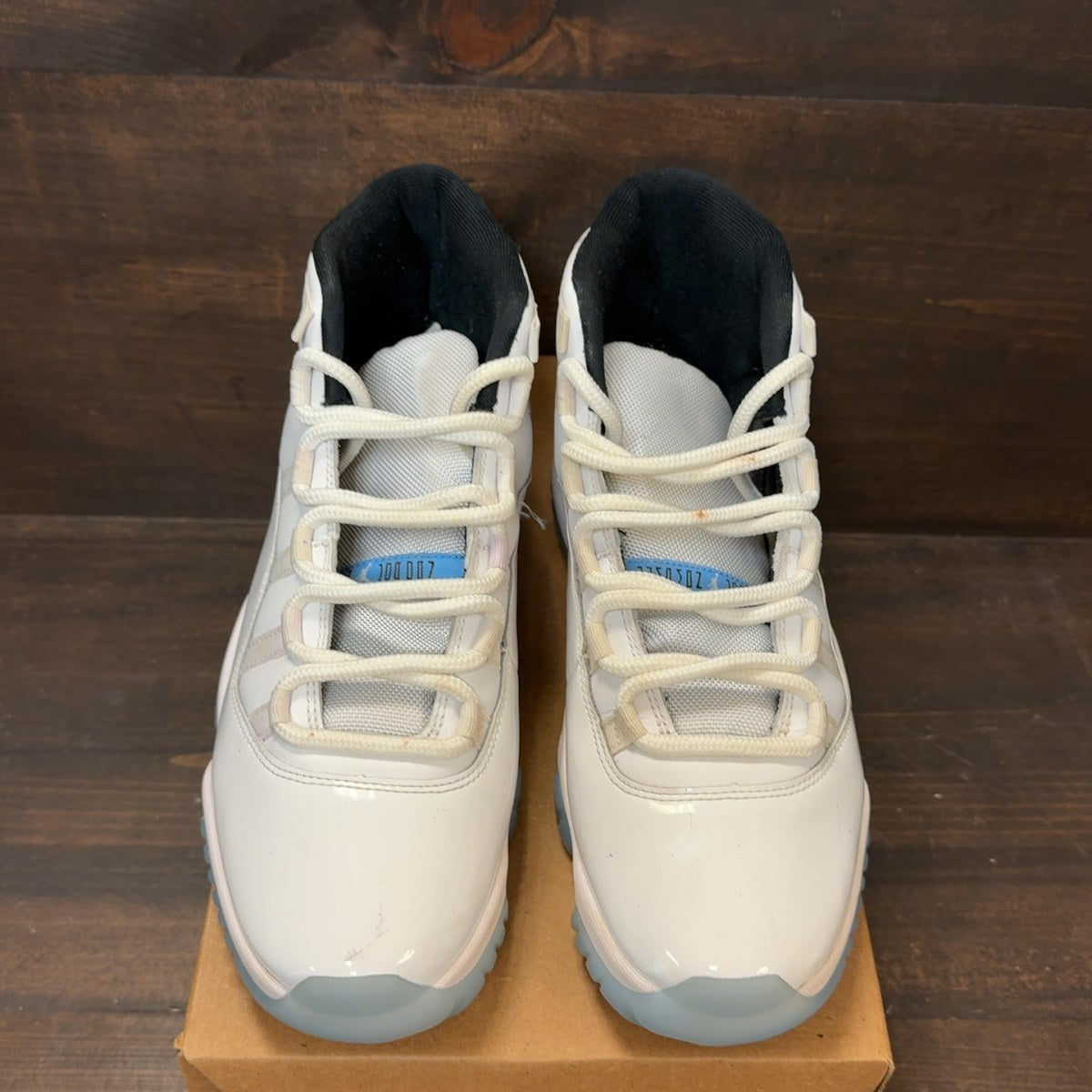 Jordan 11 Retro Legend Blue (2024) Size 10 (Pre-Owned) - Image 3