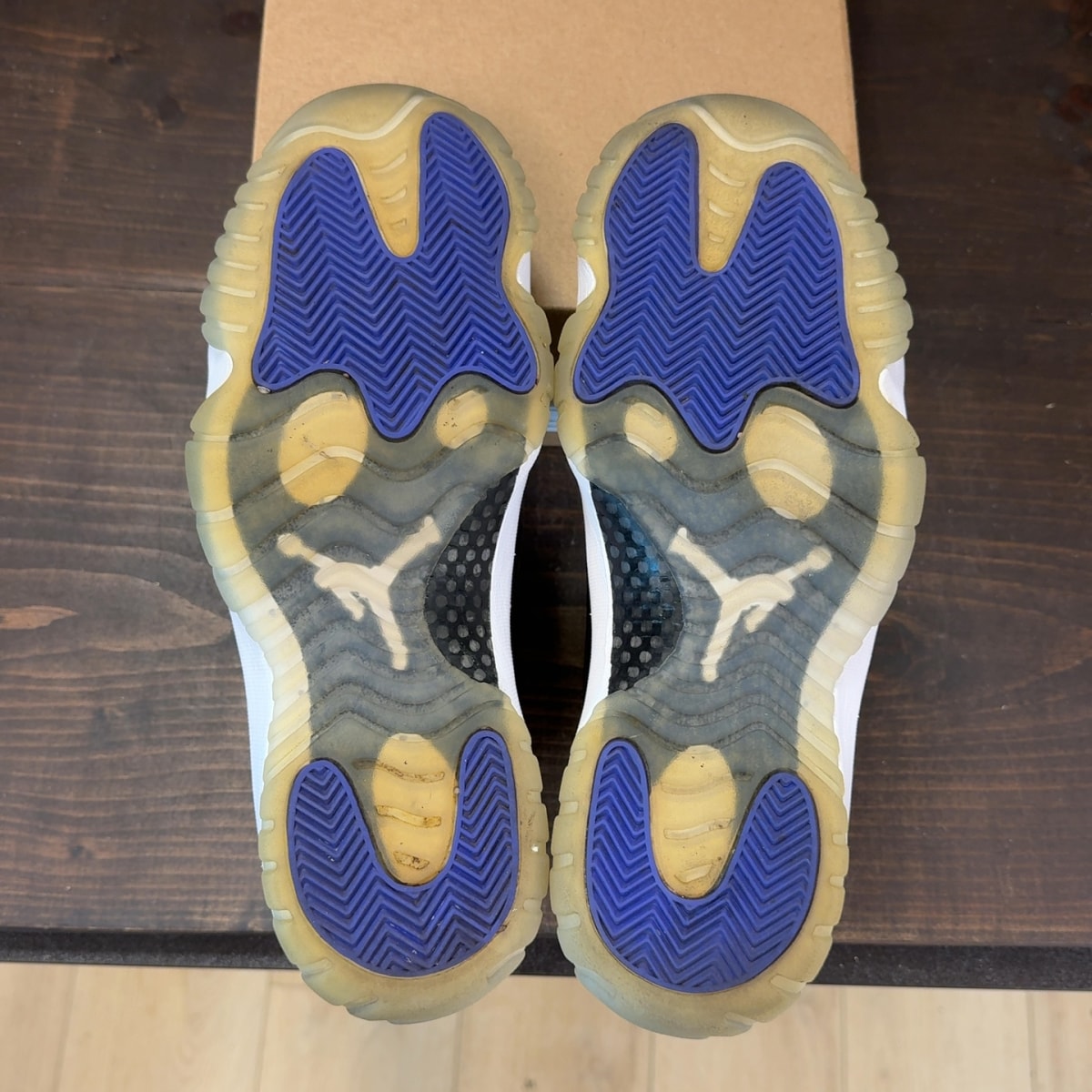 Jordan 11 Retro Concord (2018) Size 10 (Pre-Owned) - Image 8