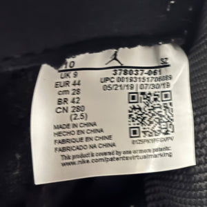 Jordan 11 Retro Playoffs Bred (2019) Size 10 (Pre-Owned) - aux