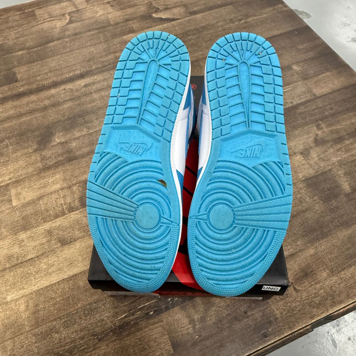 Jordan 1 Retro High OG UNC - Image 5