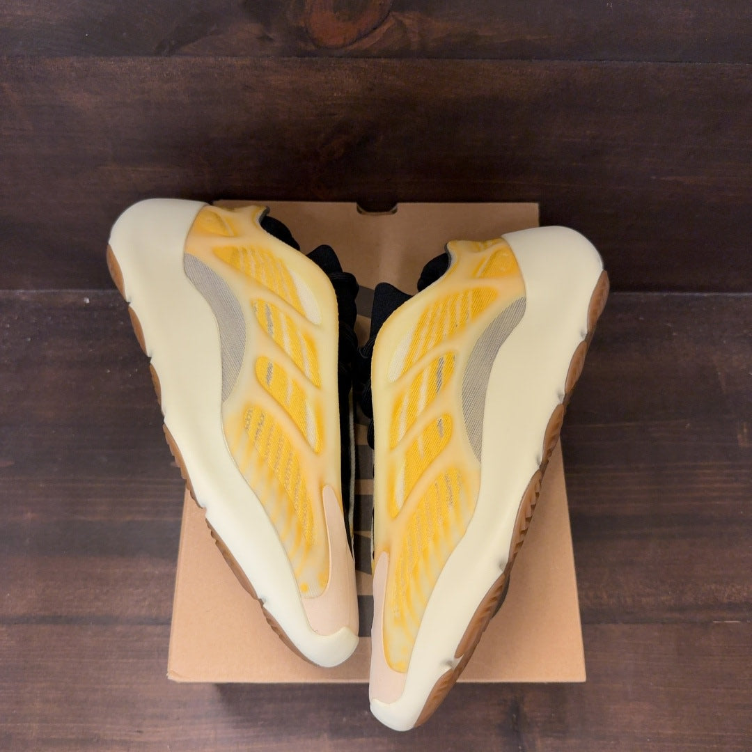 adidas Yeezy 700 V3 Mono Safflower Size 9.5 (Pre-Owned) - Image 2