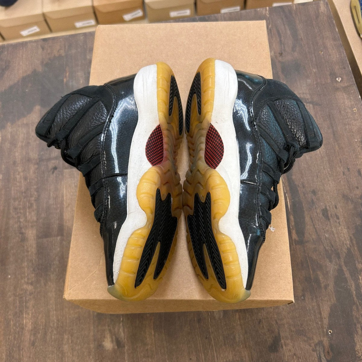 Jordan 11 Retro 72-10 (GS) Size 4Y (Pre-Owned) - Image 3