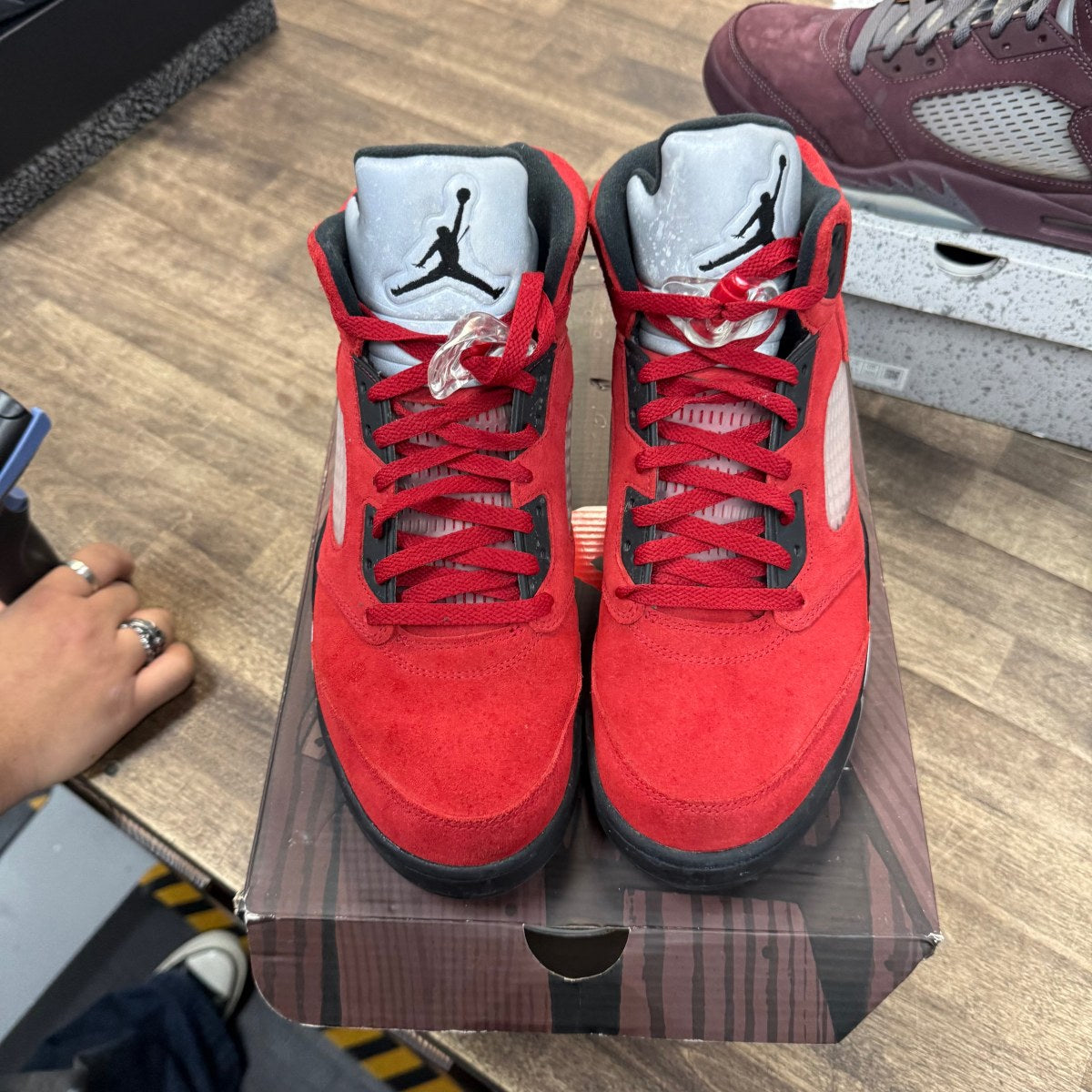 Jordan 5 Retro Raging Bull Red (2021) - Image 2