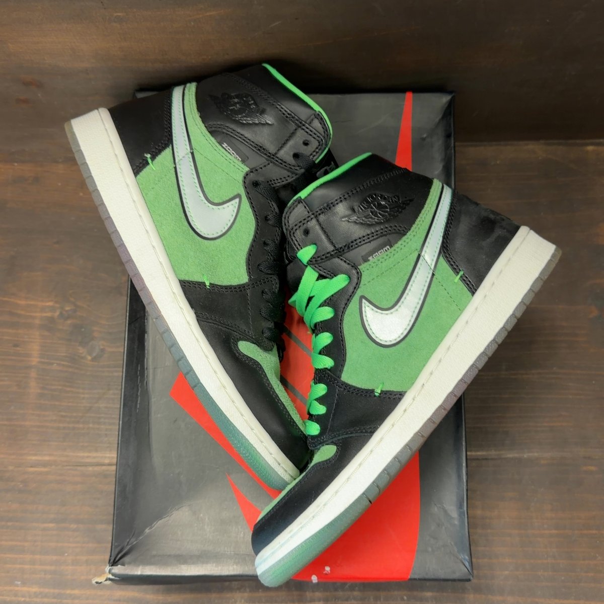 Jordan 1 Retro High Zoom Zen Green Size 8.5 (Pre-Owned) - back